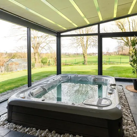 Holiday With Indoor Swimming Pool Vakantiehuis