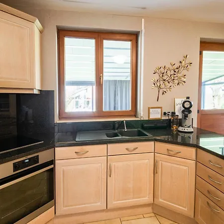 Vakantiehuis Holiday With Indoor Swimming Pool Welkenraedt
