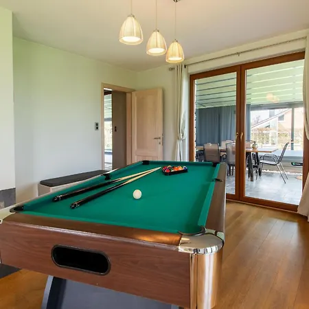 Semesterbostad Holiday With Indoor Swimming Pool Welkenraedt