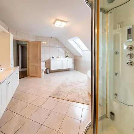 Vakantiehuis Holiday With Indoor Swimming Pool Welkenraedt