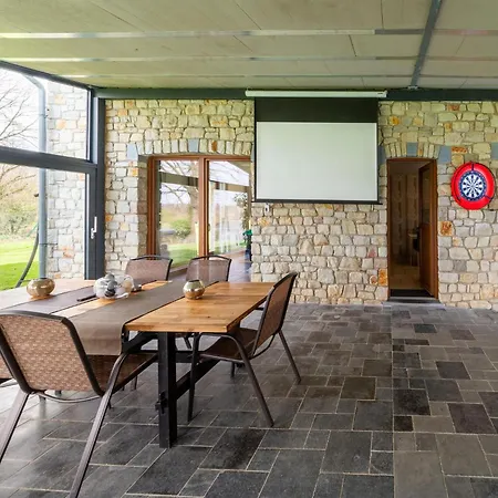 Semesterbostad Holiday With Indoor Swimming Pool Welkenraedt