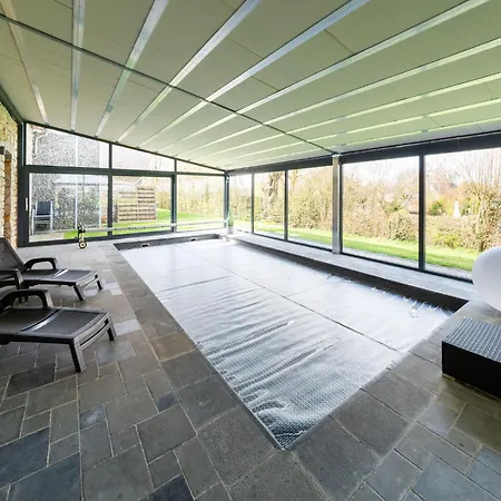 Vakantiehuis Holiday With Indoor Swimming Pool